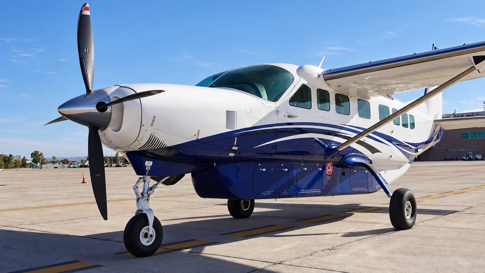 Hélice y frente del Cessna Grand Caravan en plataforma